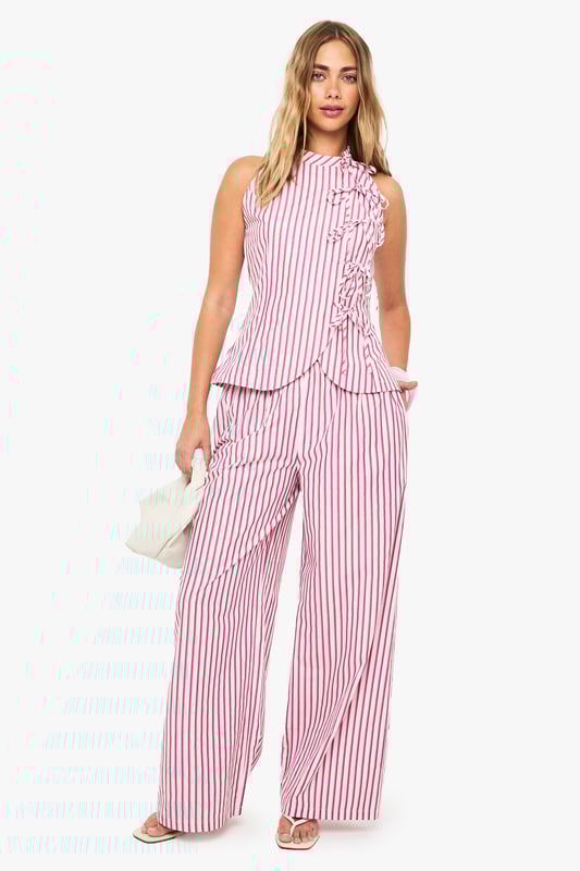 Trousers are a more sophisticated alternative to skinniesTrousers take on a realxed silhouette for the new season, with sports tailoring setting the trends and the wide leg one to watch. Pick printed palazzo pants for a dramatic day time look and tone down with a basic tee, or go for androgynous appeal in tapered man pants and wear with worn-in trainers for a trend-led twist.