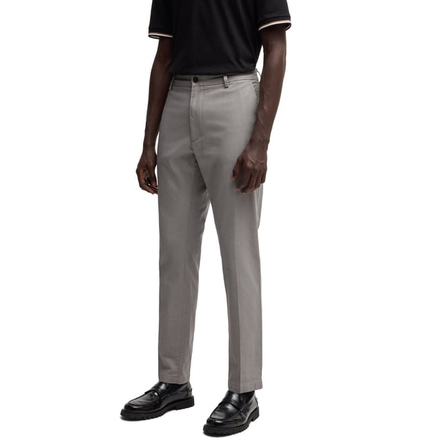 Knoop- en ritssluiting.Franse zak.Viltzak.Regular rise.Stretch.Tapered leg.Regular fit.