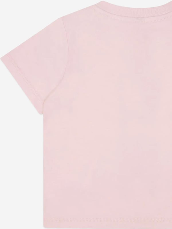 Stella McCartney inspire imagination and creative expression in their colourful designs. This baby girls wisteria short sleeve t-shirt is woven from soft organic cotton jersey. It has a smiling ice-cream graphic print to the front, embodying a fun and stylish spirit. Round Neck Organic Cotton 100