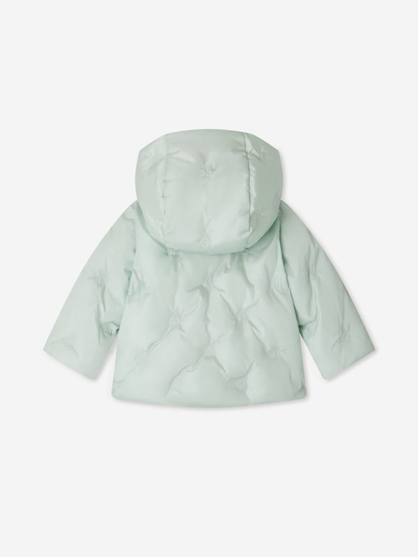 Introducing the exquisite Baby Girls Padded Bonno Jacket in Green by Bonpoint, an essential addition to your little one's wardrobe for SS2025. Crafted with precision, this jacket embodies elegance and comfort. Key highlights include Luxurious Padding Offers warmth and comfort, perfect for cooler days. Chic Green Hue A versatile, eye-catching colour that complements any outfit. Superior Quality Meticulously made with premium materials for durability and style.Revitalise your child's collection with this stunning piece. Order today and ensure your girl shines with sophistication this season!