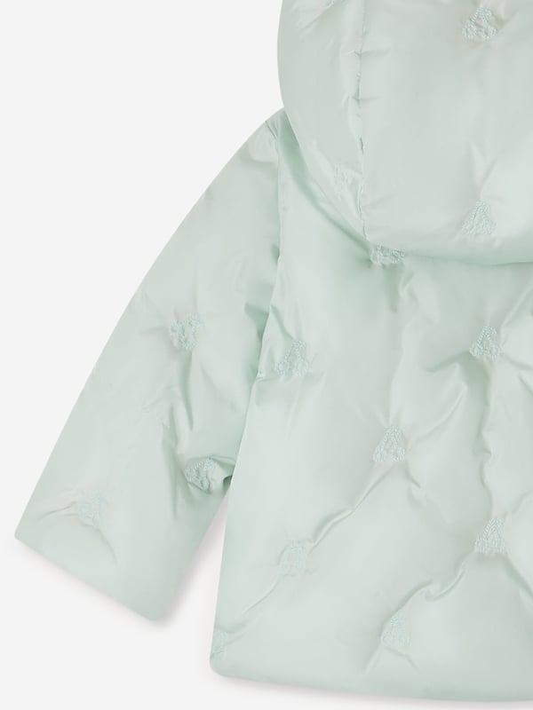 Introducing the exquisite Baby Girls Padded Bonno Jacket in Green by Bonpoint, an essential addition to your little one's wardrobe for SS2025. Crafted with precision, this jacket embodies elegance and comfort. Key highlights include Luxurious Padding Offers warmth and comfort, perfect for cooler days. Chic Green Hue A versatile, eye-catching colour that complements any outfit. Superior Quality Meticulously made with premium materials for durability and style.Revitalise your child's collection with this stunning piece. Order today and ensure your girl shines with sophistication this season!