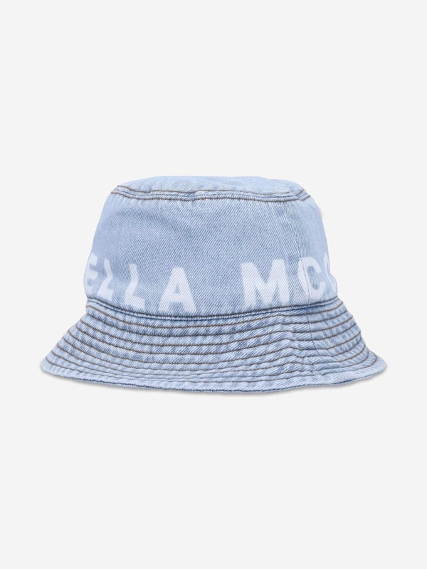 Introducing the Stella McCartney Boys Denim Bucket Hat in Blue an exquisite piece for springsummer 2025, perfectly blending heritage with modern flair. Essential for any young gentleman's wardrobe, it encapsulates both utility and style Premier Craftsmanship Meticulously tailored from premium denim for durability and comfort. Iconic Design Features Stella McCartney's signature aesthetic, marrying timeless style with contemporary fashion. Versatile Shade A striking blue hue makes it a versatile accessory for various outfits.Elevate your boy's style quotient with this singular Stella McCartney creation. Act now and redefine youthful elegance!