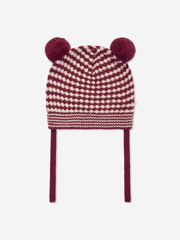 Introducing the luxurious Baby Girls Hazel Chunky Checker Hat in Berry from the bonnie mob. Crafted in vibrant purple, this sumptuous accessory is essential for AW2024, blending high fashion with practical warmth. Ultra-soft Texture Crafted for comfort with premium fabrics. Bold Checker Design Eye-catching pattern ensures your little one shines. Perfect Fit Designed to snugly and securely cocoon a baby's head. Durable Easy-Care Withstands frequent washing, retaining its charm.Elevate your little girl's style quotient this season with the Hazel Chunky Checker Hat. Perfect fashion meets function!