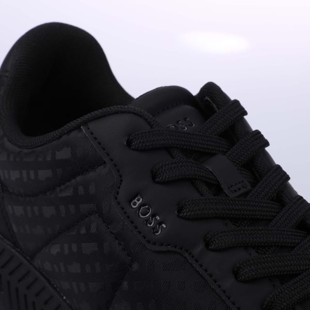 Textile upper.Lace up fastening.Ultra lightweight.Fully lined.Ridged EVA-rubber outsole.