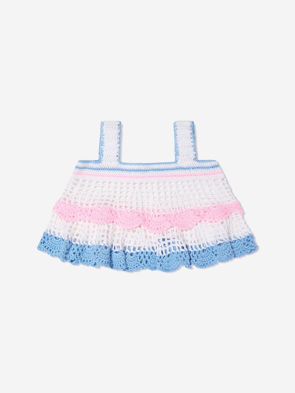Dazzle her wardrobe with the 'Girls Harriot Crop Top' from nessi byrd, a sartorial gem perfect for SS2025. Here's why this multicoloured marvel is a must-have Eye-catching Palette A vibrant assembly of colours guarantees your girl stands out. Supreme Comfort Crafted with the finest fabrics for unrivalled softness and ease. A Flourish of Elegance Impeccably tailored to add a dash of chic to her everyday ensembles.Secure this exquisite piece for timeless style sublime comfort!