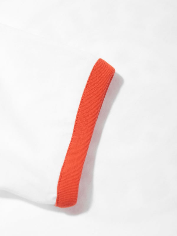 Introducing the Stella McCartney Girls Logo Print Cropped T-Shirt in pristine white, an essential addition for SS2025. Perfectly blending comfort and contemporary style, this elevated basic will revamp your little one's wardrobe with its distinctive flair Exquisite Logo Design Features a chic, playful print for standout style. Premium Comfort Crafted from superior materials, ensuring softness and comfort for all-day wear. Versatile Style Ideal for both casual outings and more dressed-up occasions.Elevate her ensemble with this top-tier piece from Stella McCartney. Secure yours today!