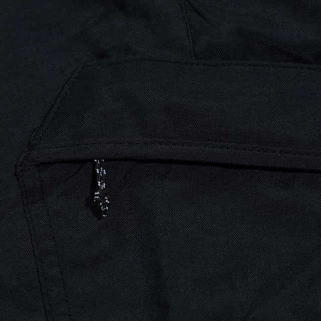 Durable  easy-going walking trousers  the Navigator 2.0 Pants are there to reach for time and time again. Easy to wear  these comfortable trousers are a no brainer. Head out into the fresh air knowing you’ll feel comfortable and relaxed  as they’re nice and light. Highly durable  they’ll protect your legs in the sunshine with a UPF of 50+ and in a shower they’ll help keep you dry.
