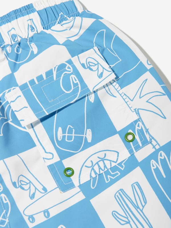 Introducing the Boys Logo Swim Shorts in Blue by Stella McCartney. Dive into style for SS2025 with these chic shorts that blend fashion with functionality. Signature Stella Elegance Designed with Stella McCartney's iconic touch and attention to detail. Vibrant Blue Hue A striking shade that stands out with playful sophistication. Supreme Comfort Crafted from premium fabric for all-day wearability. Eco-Friendly Materials Committed to sustainability without compromising on style.Refresh your boy's summer wardrobe with these essential Stella McCartney swim shorts.