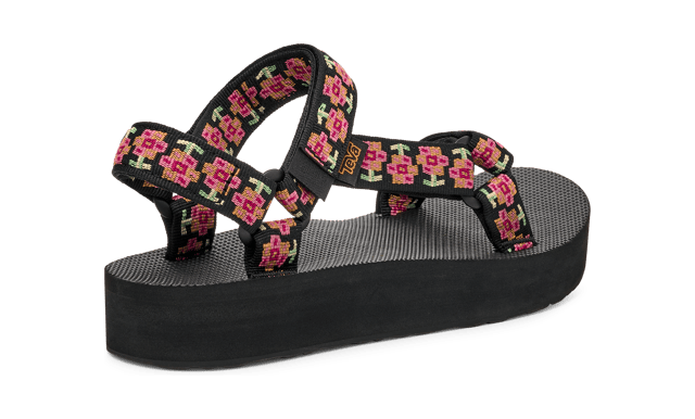 Amp up your summer with this metallic studded stunner. Cut from premium leather, our ultra-soft straps have been embellished with studs and paired with a cushy EVA footbed and roam-ready rubber sole to tackle wherever the day takes you