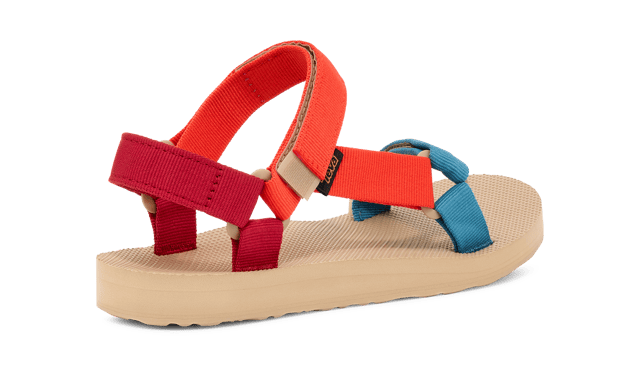 From a Grand Canyon raft in 1984 to docks, stoops, and sidewalks around the world, one of Teva’s very first sandal stands as a testament to timeless comfort and utilitarian style.