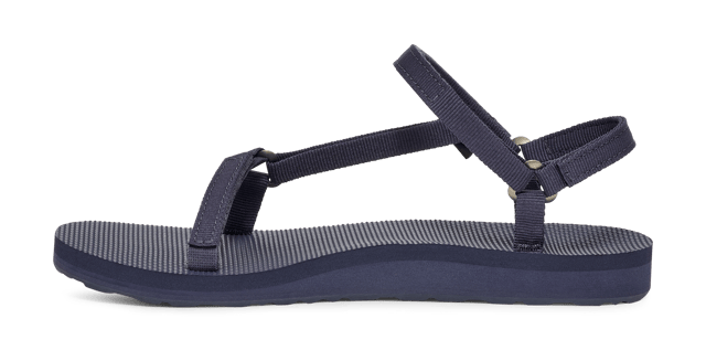 A minimalist style made for everyday wear, this silhouette cues up luxe leather straps to deliver a sleek, strappy summer sandal. A pared-back version of Teva’s timeless adventure icon, this update is ready to tackle sunshine-filled adventures.