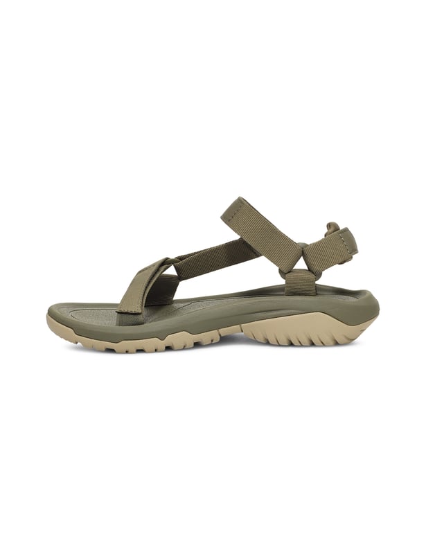 An infinitely versatile sandal, the Hurricane XLT2 is outfitted for grippy traction while keeping you comfortable. Employing 100% REPREVE® recycled polyester straps and supportive midsole, our iconic sport sandal is up for any adventure.