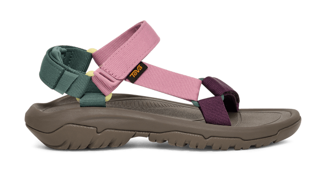 An infinitely versatile sandal, the Hurricane XLT2 is outfitted for grippy traction while keeping you comfortable. Employing 100% REPREVE® recycled polyester straps and supportive midsole, our iconic sport sandal is up for any adventure.