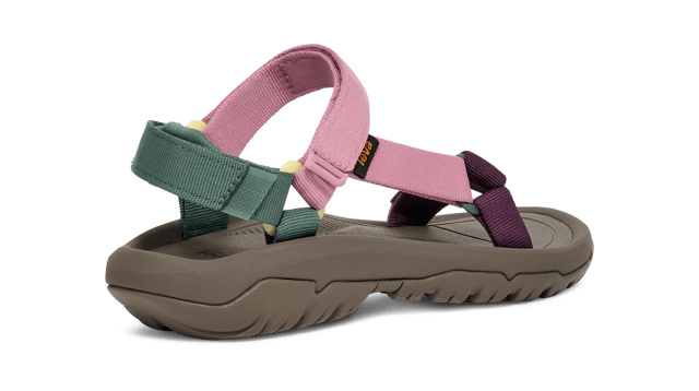 An infinitely versatile sandal, the Hurricane XLT2 is outfitted for grippy traction while keeping you comfortable. Employing 100% REPREVE® recycled polyester straps and supportive midsole, our iconic sport sandal is up for any adventure.