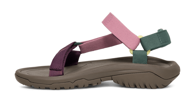 An infinitely versatile sandal, the Hurricane XLT2 is outfitted for grippy traction while keeping you comfortable. Employing 100% REPREVE® recycled polyester straps and supportive midsole, our iconic sport sandal is up for any adventure.