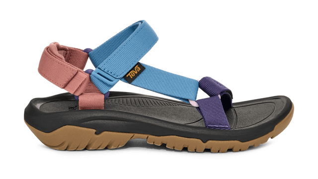 An infinitely versatile sandal, the Hurricane XLT2 is outfitted for grippy traction while keeping you comfortable. Employing 100% REPREVE® recycled polyester straps and supportive midsole, our iconic sport sandal is up for any adventure.