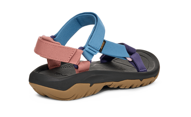 An infinitely versatile sandal, the Hurricane XLT2 is outfitted for grippy traction while keeping you comfortable. Employing 100% REPREVE® recycled polyester straps and supportive midsole, our iconic sport sandal is up for any adventure.