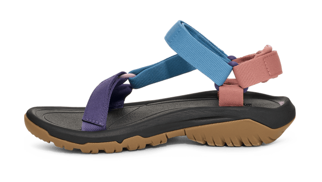 An infinitely versatile sandal, the Hurricane XLT2 is outfitted for grippy traction while keeping you comfortable. Employing 100% REPREVE® recycled polyester straps and supportive midsole, our iconic sport sandal is up for any adventure.