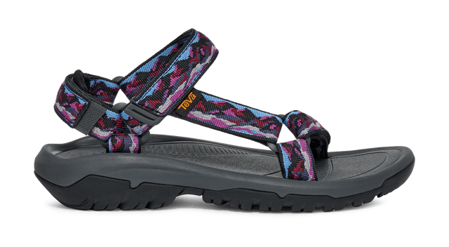 An infinitely versatile sandal, the Hurricane XLT2 is outfitted for grippy traction while keeping you comfortable. Employing 100% REPREVE® recycled polyester straps and supportive midsole, our iconic sport sandal is up for any adventure.