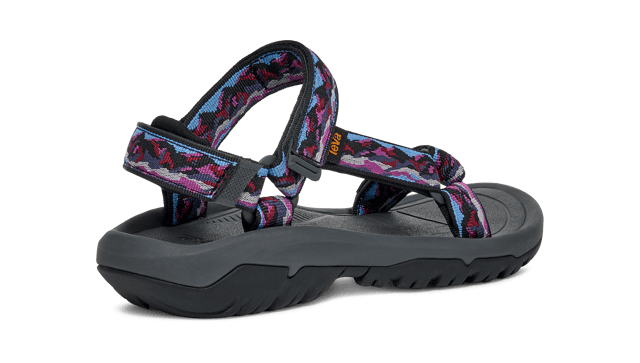 An infinitely versatile sandal, the Hurricane XLT2 is outfitted for grippy traction while keeping you comfortable. Employing 100% REPREVE® recycled polyester straps and supportive midsole, our iconic sport sandal is up for any adventure.