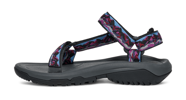 An infinitely versatile sandal, the Hurricane XLT2 is outfitted for grippy traction while keeping you comfortable. Employing 100% REPREVE® recycled polyester straps and supportive midsole, our iconic sport sandal is up for any adventure.