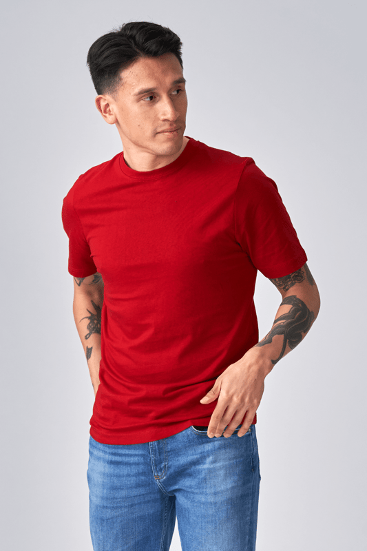 La camiseta de TeeShoppen es de TeeShoppen. La camiseta tiene un diseño elegante y un material delicioso. La camiseta es una opción obvia para cualquier conjunto y se puede usar durante todo el año. Si tienes camisetas en tu guardarropa, siempre tendrás la opción de crear un nuevo conjunto para mantener tu estilo a la altura durante toda la semana. Pero, por supuesto, necesitas camisetas que tengan el diseño adecuado si quieres lucir elegante y moderno todos los días de la semana. Y, contrariamente a la creencia popular, incluso es fácil encontrar camisetas con un diseño moderno y elegante. Ciertamente tenemos muchos de ellos aquí en TeeShoppen. Todas nuestras camisetas están hechas de excelentes materiales que son duraderos y cómodos de usar, para que sepas que tu nueva camiseta puede realizar cualquier tarea. Mira toda la colección de camisetas para hombre. Esta camiseta tiene el color rojo. Es un complemento perfecto para tu atuendo y guardarropa. ¿Qué talla es la camiseta? La camiseta se puede seleccionar en 6 tallas diferentes. Consulta y elige talla en "talla". Las tallas están adaptadas para hombres.