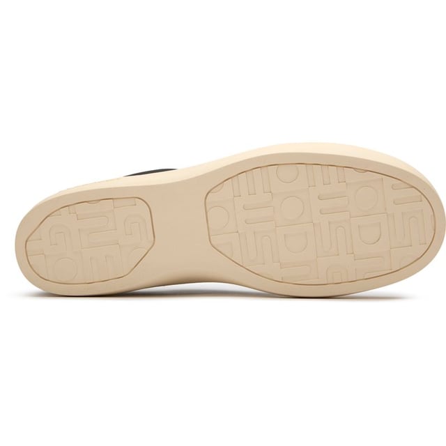 The GOOD NEWS Slimer delivers understated style with serious eco-credentials. These black court trainers combine a sleek bio plant and suede upper with the brand's signature round toe shape for a distinctive silhouette. Comfort comes naturally with the breathable cushioned footbed and 100% recycled foam insole. The recycled rubber sole adds durability while minimizing environmental impact. With minimal branding, these versatile casual trainers offer sustainable style that works effortlessly with any outfit.