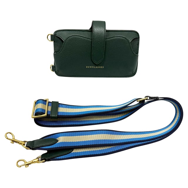 Rekommenderat försäljningspris
Förhöj dina vardagliga nödvändigheter med **Anya Hindmarch Nastro Phone Pouch on Strap i Olive Leather**, som kombinerar elegant funktionalitet med tidlös brittisk stil. Tillverkad av lyxigt olivfärgat läder med diskreta banddetaljer, förvarar den perfekt din telefon och småsaker samtidigt som du har händerna fria. **Stylingtips:** Bär den crossbody-modell över en krispig vit t-shirt och skräddarsydda joggingbyxor för en avslappnad cool vardagslook, eller kombinera den med en minimalistisk midiklänning och ankelboots för en raffinerad färgklick.

Anya Hindmarch Nastro Phone Pouch on Strap i Olive Leather

Skick: Utmärkt
Tecken på slitage: Inga synliga tecken på slitage
Förpackning: Inga
Färg: Grön | olivgrön
Material: Läder | läder
Storlek: One Size | One Size
Mått: Handtagshöjd: 120 mm; Remlängd: 1160 mm
SKU: TONPUGBBA524174W