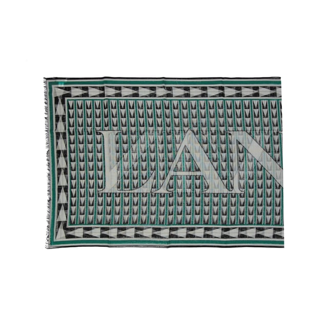 Composition: 100% Wool  

Dry clean
Fringe finish
Contrast logo detail
Length 200 cm
Height 70 cm
Made in  Italy
Gender: WOMEN
Product code: 6L7020 SP532_1
Barcode: 8051164184848
Code: ACC LN 2 SV FW P00014 1525
 Measurments:  length: 2000 mm height: 700 mm