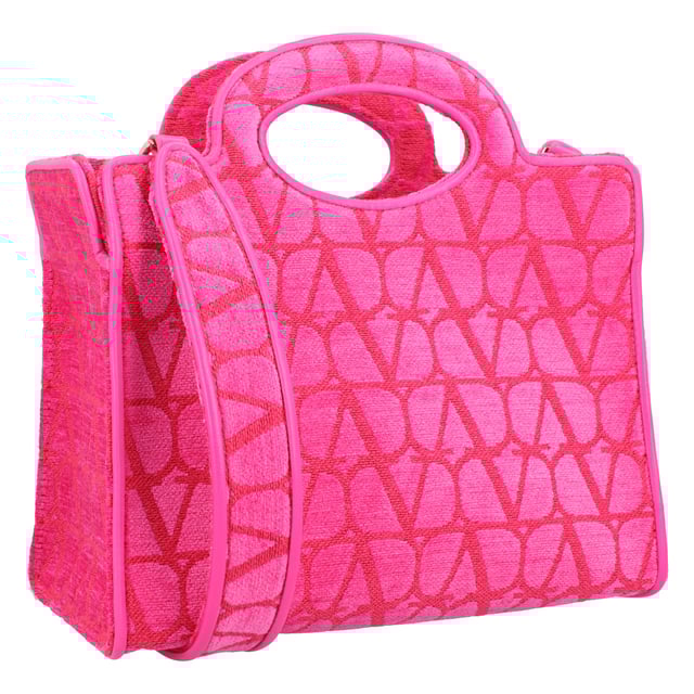 - Dimensions: Width: 35.5 cm, Height: 28 cm, Depth: 14 cm, Strap: 48 cm, Handle: 5.5 cm
- VLogo print
- Removable interior pocket
- Rigid handles and removable shoulder strap
- Platinum finish metal parts
- Made in Italy Measurments:  width: 355 mm height: 280 mm strap length: 480 mm handle drop: 55 mm