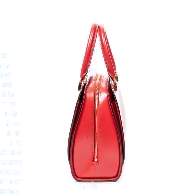 Louis Vuitton Bags Pont-Neuf  Handbag in Red Epi and Golden Brass hardware. The product is in Excellent Condition (A).
  Accessories Included: None
  Exterior Notes: Small stain
Hardware Notes: Slightly discolored zipper
Strap/Handle Notes: Slight loose stitch
  BrandCo Paris finds rare and top condition items at great deals, they are worth your patience!
  Shop with confidence - All BrandCo Paris items are carefully selected and authenticated by our team of experts.
  All the items come with an authenticity certificate and packaging delivered by BrandCo Paris.
  Item Condition Grading Table
    N  (Like New)
    AA (Perfect Condition)
    A  (Excellent Condition)
    AB (Very Good Condition)
    B  (Good/Fair)