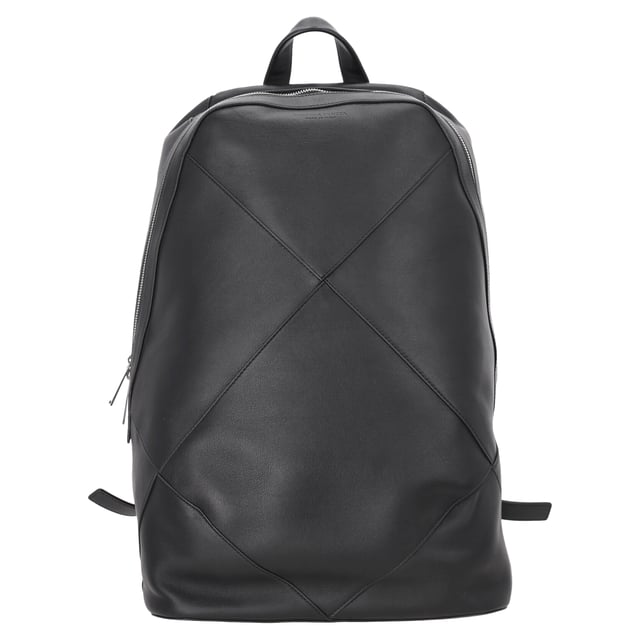 VINTAGE, RRP AS NEW
 Crafted from premium black leather, the Bottega Veneta Intrecciato Backpack showcases the brand’s iconic woven design for a look that’s both timeless and distinctive. With a sleek silhouette and functional compartments, it effortlessly combines luxury with everyday practicality. Pair it with a tailored coat and clean sneakers for a refined, urban look.

Bottega Veneta Intrecciato Backpack in Black Leather

Condition: Excellent
Signs of wear: No retail tag, No visible sign of wear., 
Packaging: Dust bag
Color: Black
Material: Leather | leather
Size: One Size | One Size
Measurements: Width: 200; Height: 480; Length: 310
SKU: MRPPUDEBA508311M
