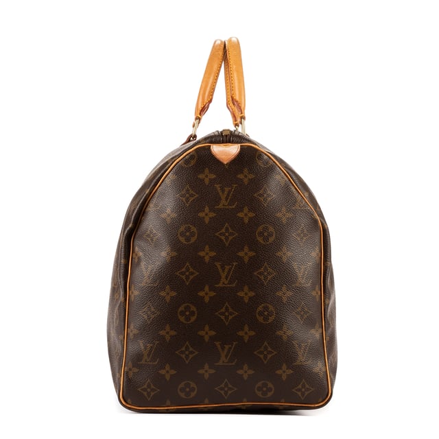 Louis Vuitton Taschen Keepall 5 Reisetasche und Braun Beschichtete Leinwand und Goldenes Messing hardware. Das Produkt ist auf in sehr gutem Zustand (AB).
  Abmessungen: 50x26x22 cm 
  Zubehör inklusive: None
  Äußere Hinweise: Verblasstes Vachetta-Leder um die Ecken
Innenhinweise: Leichte Flecken auf der Innenseite
Hardware-Hinweise: Kratzer, Oxidation, Verfärbungen
Hinweise zu Riemen/Griff: Dunkler Fleck, verblasstes Leder & Falten
  BrandCo Paris hat seltene Artikel und die besten Konditionen zu unglaublichen Preisen vorgestellt. Geduld lohnt sich! Kaufen Sie mit Vertrauen: Alle Artikel von BrandCo Paris sind von unserem Expertenteam ausgewählt und authentisch.
  Alle Artikel enthalten ein Echtheitszertifikat und wurden von BrandCo Paris übernommen.
  Tabelle zur Klassifizierung des Artikelzustands
  N (wie neu)
  AA (perfekter Zustand)
  A (ausgezeichneter Zustand)
  AB (sehr guter Zustand)
  B (gut/mittelmäßig)