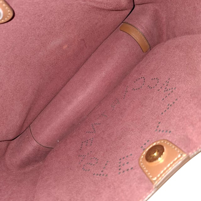 VINTAGE, RRP AS NEW
Ethical luxury at its finest, the Stella McCartney Handle Bag in Brown Vegan Leather is a testament to the brand’s unwavering commitment to sustainability and style. Expertly crafted from eco-conscious vegan leather, this structured tote is designed with minimalist lines and subtle sophistication. The rich brown hue complements its twin top handles, while a detachable shoulder strap offers hands-free versatility for life on the go.


Stella McCartney Handle Bag in Brown Vegan Leather 
Condition: very good
Signs of wear: light wear one exterior
Packaging: None
Color: Brown 
Material: faux leather
Size: One Size | One Size
Measurements: Width: 120; Height: 230; Length: 300; Handle drop: 160; Strap length: 0
SKU: NAPPUGBBA493422W