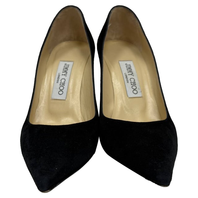 VINTAGE, RRP AS NEW
Timeless and chic, the **Jimmy Choo Agnes Pointed Pumps** in black suede are a wardrobe essential, offering a sleek silhouette and refined elegance. With a sharply pointed toe and slender heel, they seamlessly transition from office to evening. **Styling Tip:** Wear them with a tailored suit for a powerful professional look, or pair with a little black dress for classic, understated glamour.

 Jimmy choo Agnes Pointed Pumps in Black Suede

Condition: Very good
Signs of wear: Lightly used but very well maintained. Minor mark at soles & creasing, light scuffing at the soles and heels.
Packaging: Box
Color: Black
Material: Suede | suede
Size: EU | 35.5
Measurements: Heel height: 90 mm; Insole length: 250 mm
SKU: TONPUGBSH518673M