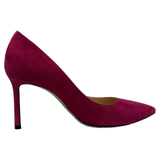 VINTAGE, RRP AS NEW
Soft and elegant, the **Jimmy Choo Romy Pointed Pumps** in pink suede bring a touch of romance to any look with their plush texture and graceful silhouette. The classic pointed toe and slim heel offer timeless sophistication, ideal for both formal and everyday styling. **Styling Tip:** Pair them with a floral midi dress or cropped trousers in neutral tones to let the delicate blush hue stand out beautifully.

 Jimmy Choo Romy Pointed Pumps in Pink Suede

Condition: Very good
Signs of wear: Lightly used but very well maintained. Minor mark at soles & creasing, light scuffing at the soles and heels.
Packaging: Box
Color: Pink 
Material: Suede | suede
Size: EU | 35.5
Measurements: Heel height: 85 mm; Insole length: 250 mm
SKU: TONPUGBSH518672W