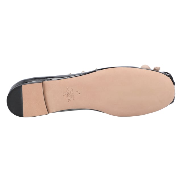 Valentino Ballerina in Black Calf Skin with gold-tone hardwear. stud embellishment, Fabric bow detailSlip-on stylingLightly padded leather insole &amp; Smooth leather soleheelhight 0,2inchMade in Italy