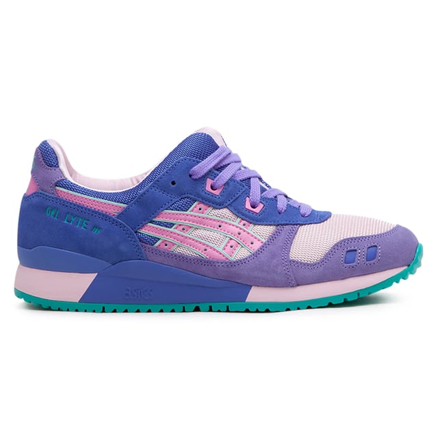 Bring classic style and all-day comfort to your casual wardrobe with the ASICS Gel-Lyte III OG in a rich purple hue. These iconic trainers combine retro design with modern cushioning technology, making them perfect for everyday wear.
Key Features:
Split Tongue Design: 

Unique feature for a snug, comfortable fit that prevents tongue slippage.

Rearfoot GEL® Cushioning: 

Provides shock absorption and comfort for all-day wear.

EVA Midsole: 

Lightweight foam delivers responsive cushioning and support.

Suede and Mesh Upper: 

Durable and breathable materials for a stylish, comfortable fit.

Rubber Outsole: 

Offers reliable traction and durability on various surfaces.

Classic Purple Colorway: 

Bold and stylish, adding a pop of color to your casual outfits.

Heritage Design: 

Celebrated retro look that blends vintage appeal with modern comfort.
