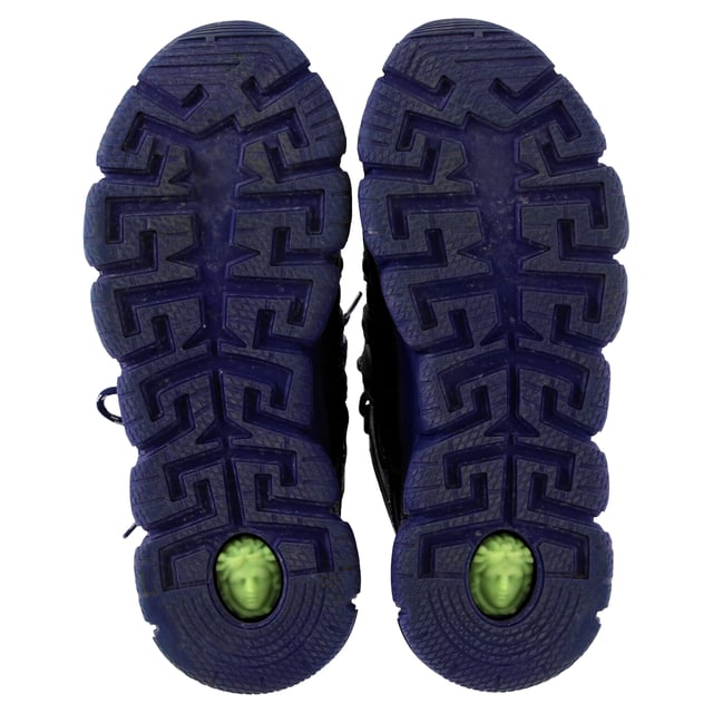 Versace Trigreca Lace Up Sneakers in Blue Leather VINTAGE, RRP AS NEW
Step up your sneaker game with the Versace Trigreca Lace Up Sneakers in vibrant blue leather. Featuring intricate logo detailing across the tongue tab, vamp, and heel, these sneakers perfectly blend bold statement-making with sophisticated Italian craftsmanship. The fabric upper and lining ensure comfort, while the sturdy rubber sole keeps you moving in style. Perfect for adding a pop of color and high-fashion edge to any casual outfit.
Versace Trigreca Lace Up Sneakers in Blue Leather
Condition: Very good
Signs of wear: Minor markings, Lightly used but very well maintained. Minor mark at soles & creasing, light scuffing at the soles and heels.
Packaging: None
Color: blue
Material: leather
Size: EU | 43
Measurements: Heel height: 50; Insole length: 280
SKU: MRPPUDESH509543M