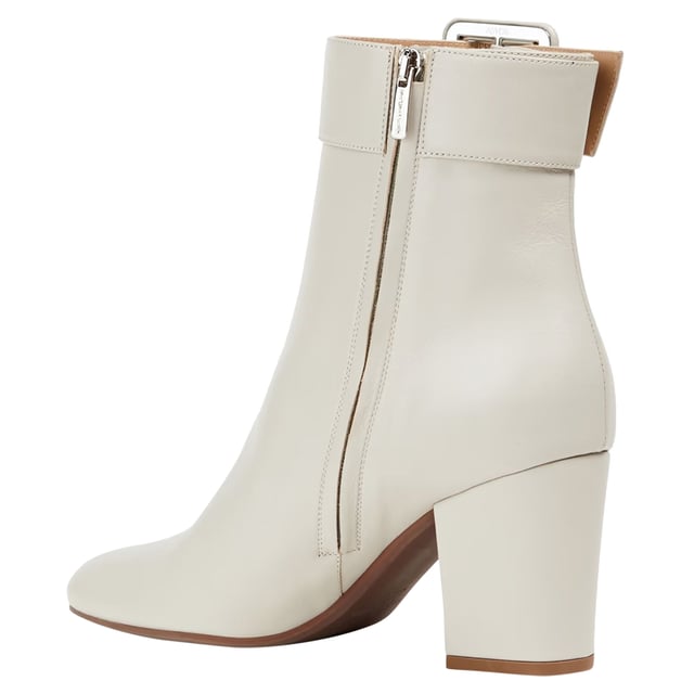 Sergio Rossi Buckled Leather Ankle Boots Composition: 100% Lamb Leather
Inner: 100% Leather
Insole: 100% Leather
Sole: 100% Rubber
Round toe
Side zip closure
Made in Italy
Gender: WOMEN
Code: SHO SE 2 BT FW24 08897