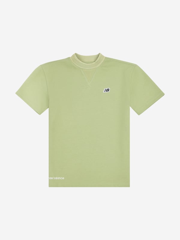 Elevate your young gentleman's attire with the Boys Premium Racking Rib T-Shirt in lush green by New Balance Apparel an essential for SS2025. Marvelously crafted, it epitomises both panache and ease, ensuring hes always at his best. Key features include Exquisite Craftsmanship Meticulously designed with a racking rib pattern, offering a refined texture that stands out. Luxe Fabrication Constructed with premium, soft fabrics that promise all-day comfort durability. Vibrant Hue A striking green shade that complements a youthful and lively wardrobe.Add a touch of sophistication to his collection today!