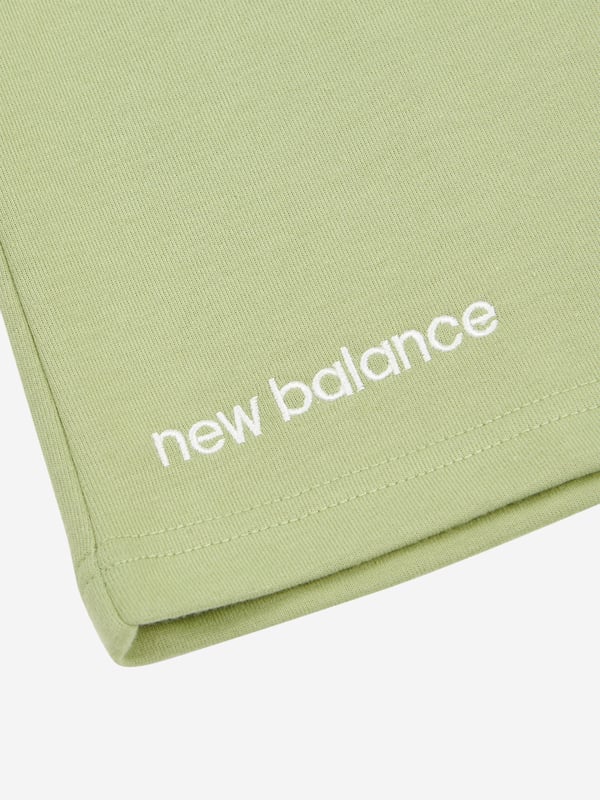 Elevate your young gentleman's attire with the Boys Premium Racking Rib T-Shirt in lush green by New Balance Apparel an essential for SS2025. Marvelously crafted, it epitomises both panache and ease, ensuring hes always at his best. Key features include Exquisite Craftsmanship Meticulously designed with a racking rib pattern, offering a refined texture that stands out. Luxe Fabrication Constructed with premium, soft fabrics that promise all-day comfort durability. Vibrant Hue A striking green shade that complements a youthful and lively wardrobe.Add a touch of sophistication to his collection today!