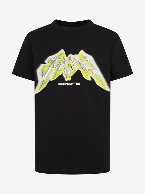 Introducing the SS2025 Jordan Boys Sports Graphic T-Shirt in sleek black, a quintessential addition to any young wardrobe. Crafted with pinnacle quality, this piece is not just a t-shirt, it's a style statement. Sophisticated Design Features a dynamic, sports-inspired graphic that captures the essence of youthful energy. Luxurious Comfort Expertly made from premium fabric to ensure softness and durability for all-day wear. Versatile Appeal Perfect for both sports and casual outings, ensuring your boy always looks his best. Elevate his style with this exclusive Jordan piece.