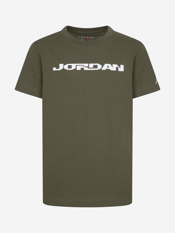 Introducing the Boys MVP Fast Logo T-Shirt in Green by Jordan, an essential addition to your boy's AW2024 wardrobe! Expertly blending style and functionality, this t-shirt promises to keep your little one both fashionable and comfortable. Key features include Iconic Jordan Branding Prominently features the revered Jordan logo, synonymous with premium quality. Dynamic Green Hue A vibrant green shade ensures your boy stands out, while complementing various outfit choices. Premium Fabric Crafted with soft, durable materials designed for longevity and ease of care. Versatile Style Perfect for sports, casual outings, or school, enhancing his cool factor effortlessly. Elevate your boy's style with this standout, high-quality piece. Secure yours today!
