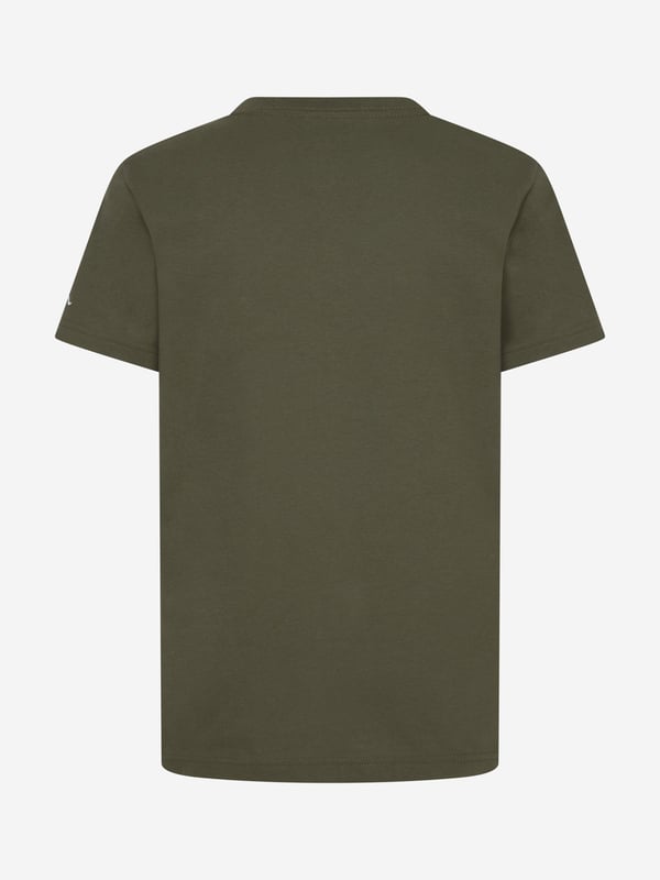 Introducing the Boys MVP Fast Logo T-Shirt in Green by Jordan, an essential addition to your boy's AW2024 wardrobe! Expertly blending style and functionality, this t-shirt promises to keep your little one both fashionable and comfortable. Key features include Iconic Jordan Branding Prominently features the revered Jordan logo, synonymous with premium quality. Dynamic Green Hue A vibrant green shade ensures your boy stands out, while complementing various outfit choices. Premium Fabric Crafted with soft, durable materials designed for longevity and ease of care. Versatile Style Perfect for sports, casual outings, or school, enhancing his cool factor effortlessly. Elevate your boy's style with this standout, high-quality piece. Secure yours today!