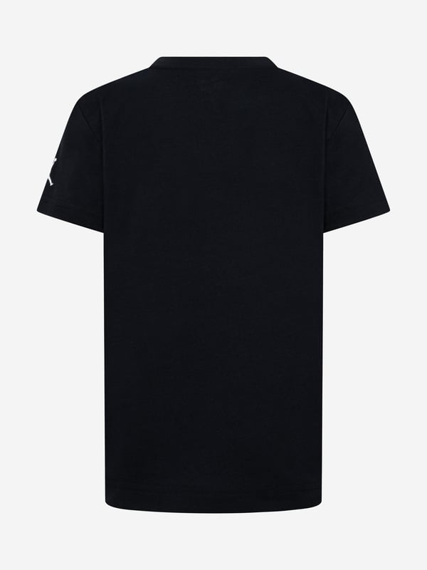 Elevate your young gent's wardrobe with the Boys Jordan In Flight T-Shirt in Black. An exquisite offering for AW2024, this designer piece perfectly blends high-end fashion with practicality. Distinctive Jordan Design Embodies the iconic style with a sleek, monochrome palette. Premium Fabrication Crafted from luxurious, soft materials, ensuring all-day comfort. Versatile Style Ideal for both casual outings and sportier occasions.Refresh his look with sophistication this Jordan tee is a staple for style-savvy youth.
