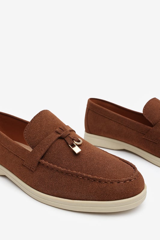 Wheres That From Womens 'Pegasus' Slip On Trim Loafers With Accessory Detailing Stay effortlessly chic in our Pegasus Slip On Trim Loafers, crafted in soft faux suede with a playful front accessory. Designed for everyday elegance, these loafers feature a cushioned memory foam insole and breathable lining for all-day comfort. The slip-on design and rubber sole offer ease and traction, making them perfect for work, weekends, or casual evenings out. Key Features: • Material: Faux suede upper with breathable, odor-resistant foam lining • Design: Flat dolly sliders with charm accessory detail • Closure: Easy slip-on design
