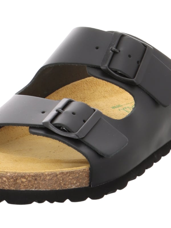 Deze herensneakers zijn de perfecte mix van functionaliteit en casual stijl. Met hun open teen en praktische slip-on ontwerp bieden ze ongecompliceerd comfort - ideaal voor warme dagen. Twee individueel verstelbare bandjes met opvallende gespen zorgen voor een perfecte pasvorm en een moderne look. Het voorgevormde voetbed past zich ergonomisch aan de voet aan en geeft je een bijzonder aangenaam loopgevoel. De slijtvaste synthetische zool garandeert grip op de meest uiteenlopende ondergronden - zowel binnen als buiten. Hoogwaardige materialen geven het muiltje een duurzame kwaliteit die je kunt voelen. Een subtiele labelprint op de binnenzool rondt het ontwerp in stijl af. Op het strand, in de tuin of op weg naar het café - deze muiltjes kunnen het allemaal. Ze zijn licht, comfortabel en verrassend stevig. Een echte must-have voor ontspannen zomerdagen.