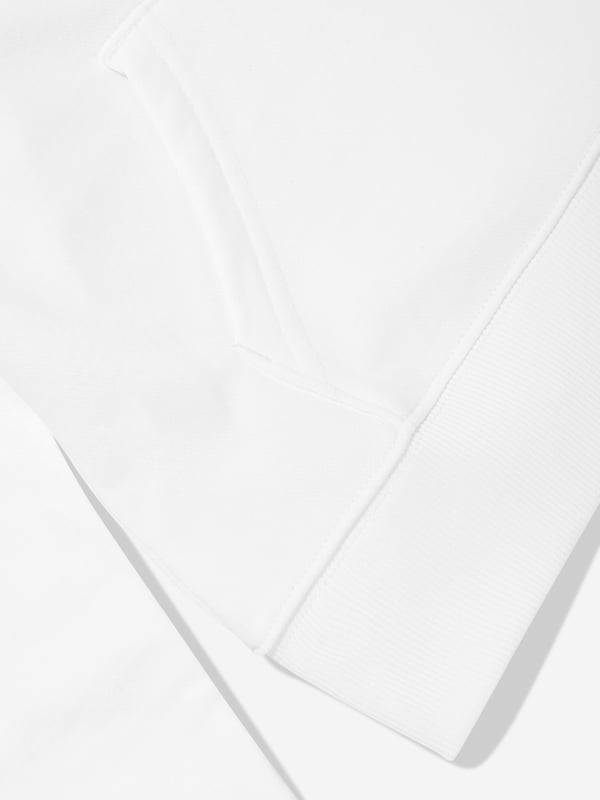 New Balance Girls French Terry Stacked Logo Hoodie in White Introducing the Girls French Terry Stacked Logo Hoodie in White from New Balance Apparel a splendid addition to your little lady's wardrobe for SS2025, blending high-end design with everyday wearability. Exquisite White Finish A pristine white hue ensures versatility and timeless charm. Premium French Terry Fabric Offers extraordinary softness and warmth without compromising breathability. Iconic Stacked Logo New Balance's bold, stacked logo lends a contemporary edge. Perfect for Layering Ideal for transitioning through seasons with ease and style.Elevate her style quotient with this chic, comfortable hoodie. Secure yours today!