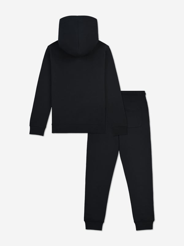 Introducing the Boys Brush Back Stacked Logo Tracksuit in Black by New Balance, the quintessential addition for AW2024. Designed specifically for style and practicality, this ensemble is set to elevate your young one's wardrobe Sleek Black Hue Deep, versatile black for a sharp, classic look. Iconic Stacked Logo Bold New Balance branding for standout style. Premium Comfort Crafted from soft, durable fabric for all-day wear. Contemporary Design Modern fit that speaks to current trends.Revamp with sophistication! Order now and let your boy make his mark with confidence and style!